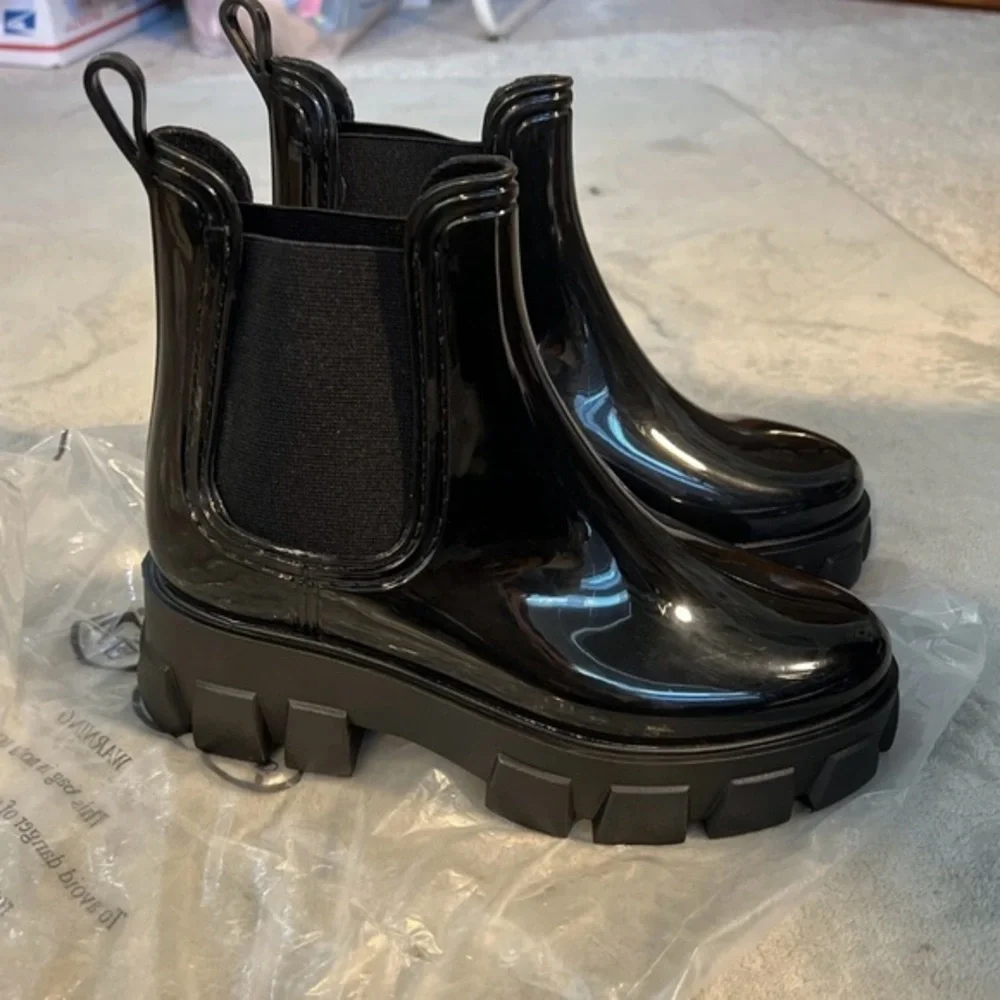 ASOS black chunky rain boot new size 8